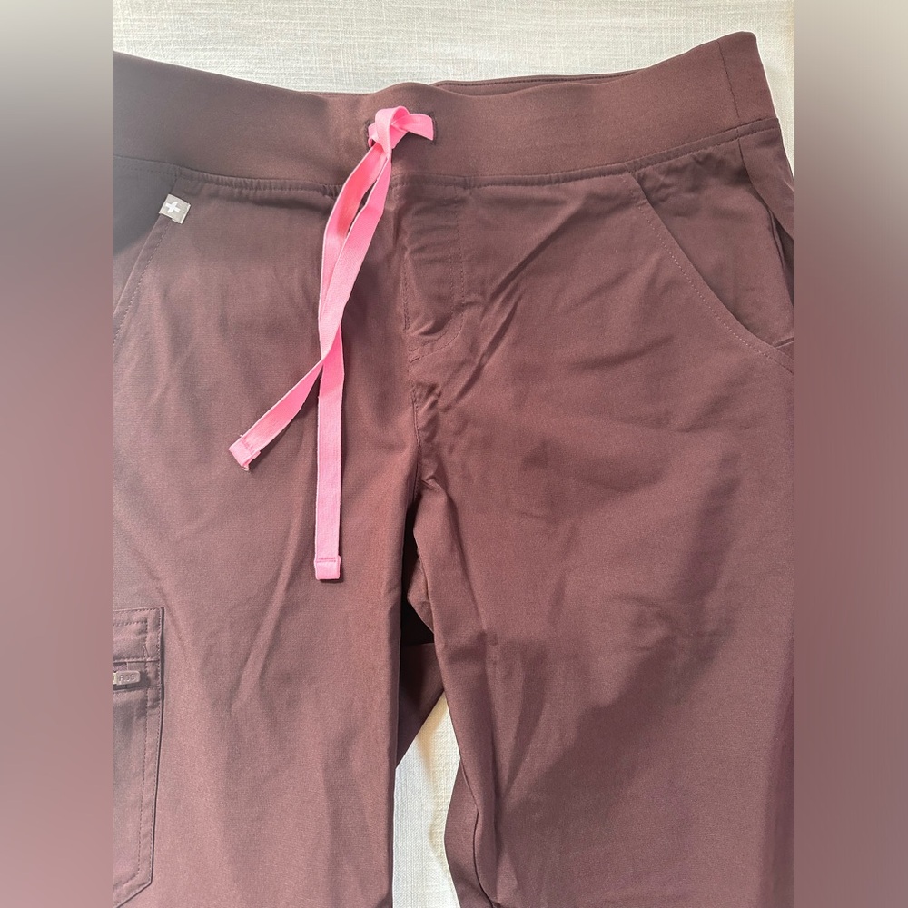 FIGS SCRUB SET!! Small top small Tall bottoms